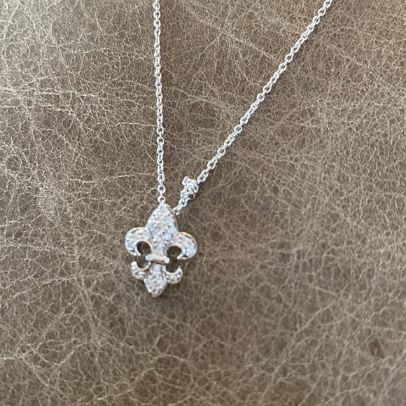 Sterling Silver Necklace with Fleur De Lis Pendant Charm - Picture 4 of 7